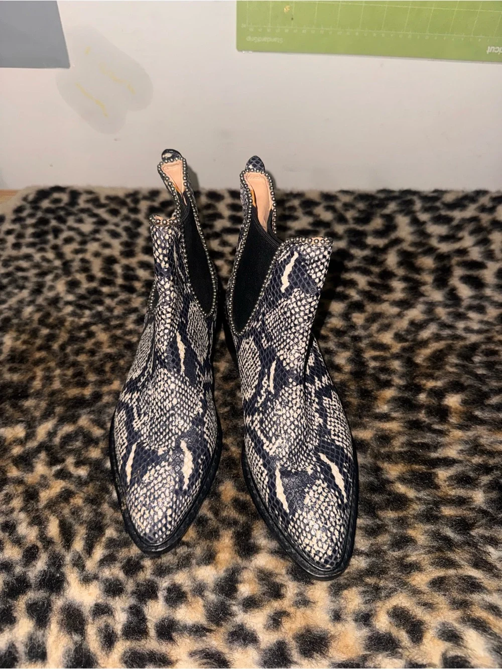 Coach snake Pointed Toe Chelsea Boots - Black & White